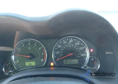 2011 Toyota Corolla S z USA, uszkodzony, nr VIN 2T1BU4EEXBC699073